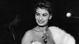 Бриллиантовое колье — любимое украшение Голливуда