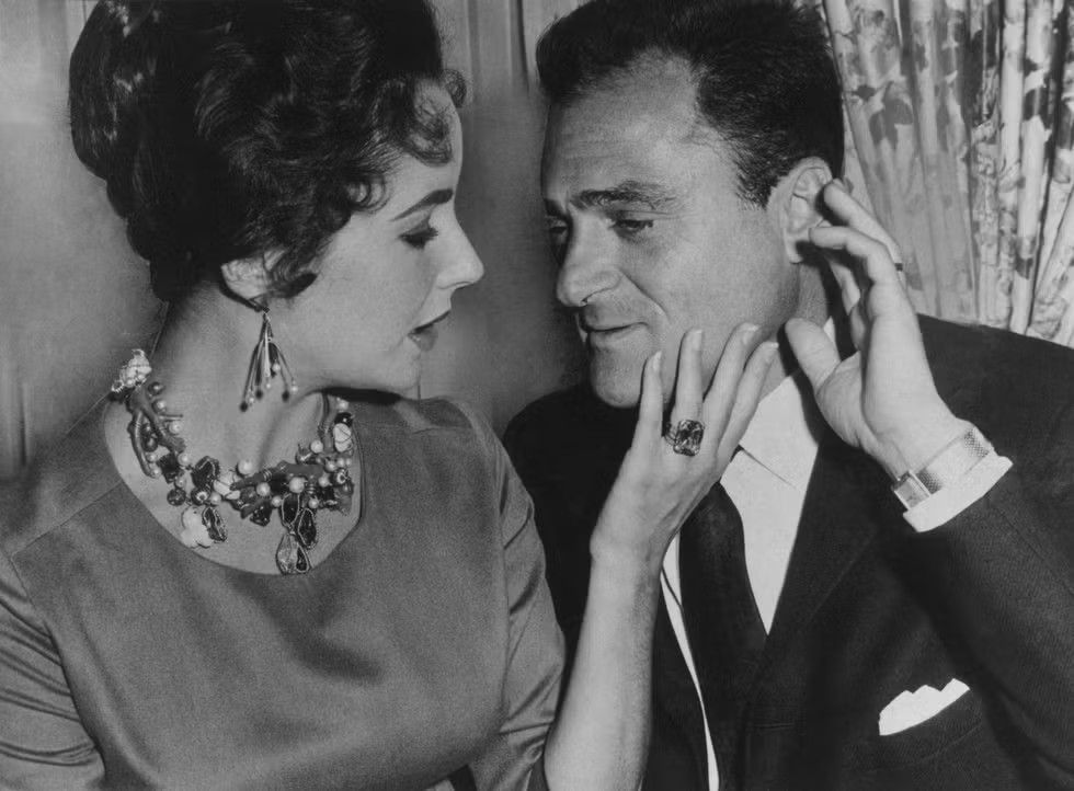 Элизабет Тейлор с Майком Тоддом, ее третьим мужем. Фото: Архив Daily Herald / Getty Images Элизабет Тейлор с Майком Тоддом, ее третьим мужем. Фото: Архив Daily Herald / Getty Images