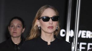 Тренд: черные украшения. Часть 2