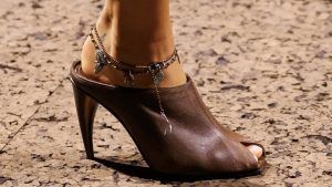 Весенний тренд: браслеты на лодыжку