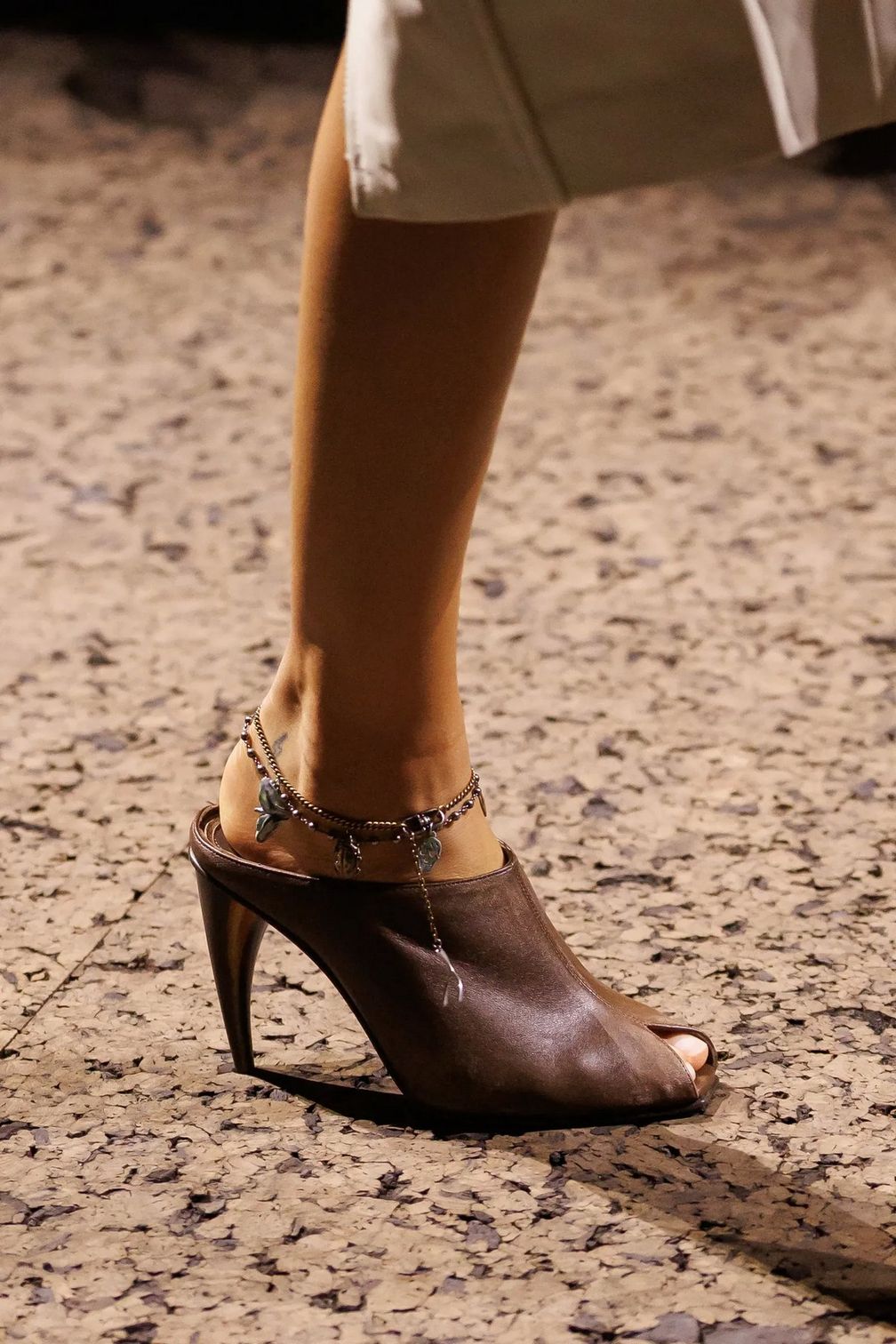 Alexander McQueen, весна/лето — 2026. Фото: Gorunway.com