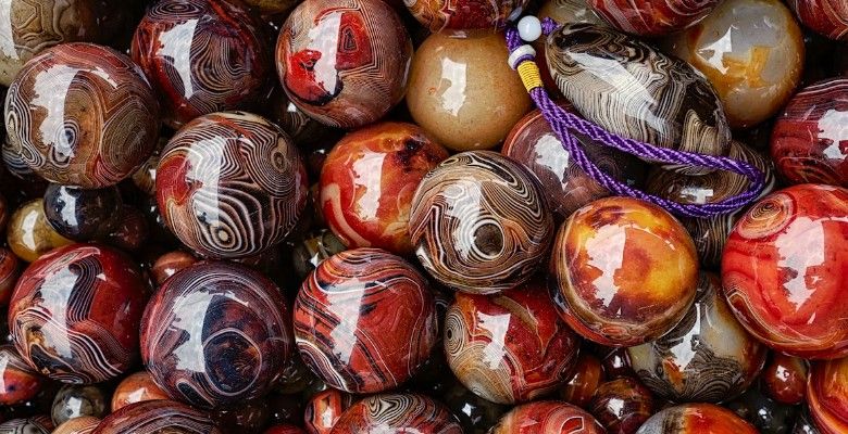 Можно ли загорать в украшениях с яшмой