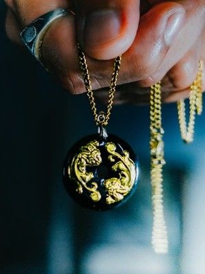 Антигид для новогоднего подарка: 5 украшений, которые вряд ли оценят