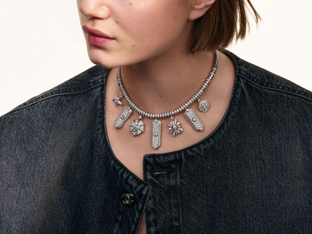 Колье Talisman de Symboles («Талисман символов») из коллекции Signes & Symboles. Фото: Chanel