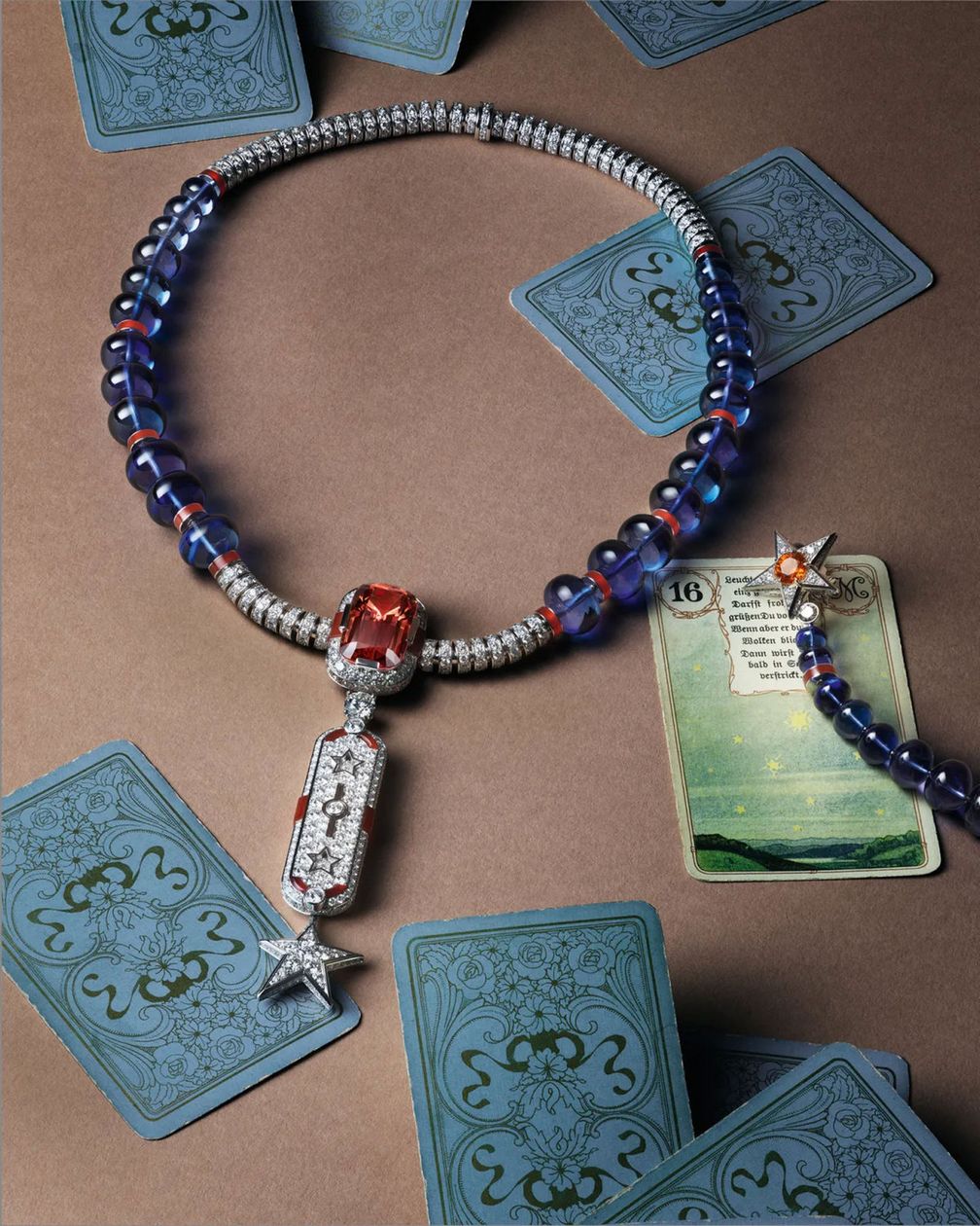 Колье Symbol Étoile («Символ звезды») из коллекции Signes & Symboles. Фото: Chanel 