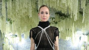 Эмили Блант на Met Gala 2026: живое произведение искусства с ожерельем стоимостью полмиллиона долларов