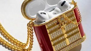 Хотели бы вы украсить золотом свои волосы или наушники AirPods?