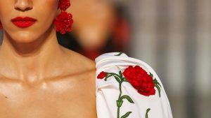 Как коллекция Carolina Herrera сезона весна-лето — 2026 черпала вдохновение в истории Испании