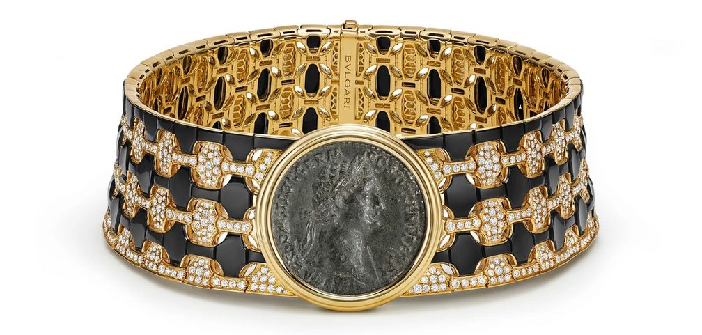 Колье Aqua Noctic Monete от Bulgari с монетой 81–96 гг. н.э.