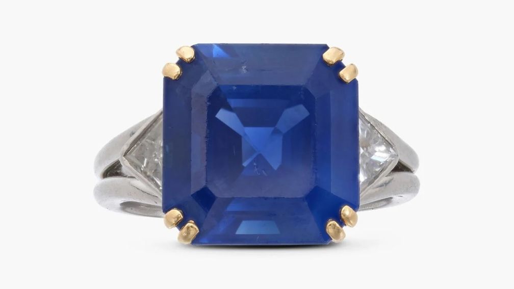 Кольцо с сапфиром на аукционе Sotheby’s стало топ-лотом