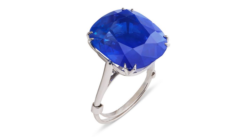 Кольцо от Chaumet с центральным сапфиром кашмирского происхождения весом 22,28 карата без признаков термической обработки