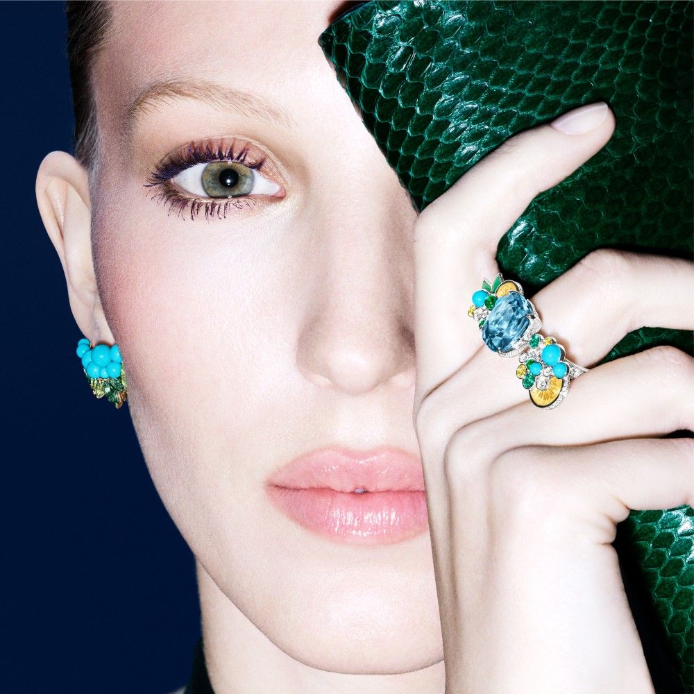 Кольцо и серьги Piaget Cocktail Secret Blue из белого золота, инкрустированные аквамаринами, бирюзой, изумрудами, цитринами и бриллиантами