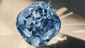 На аукционе Sotheby’s в Женеве будут представлены украшения, созданные Рианной в сотрудничестве с Chopard