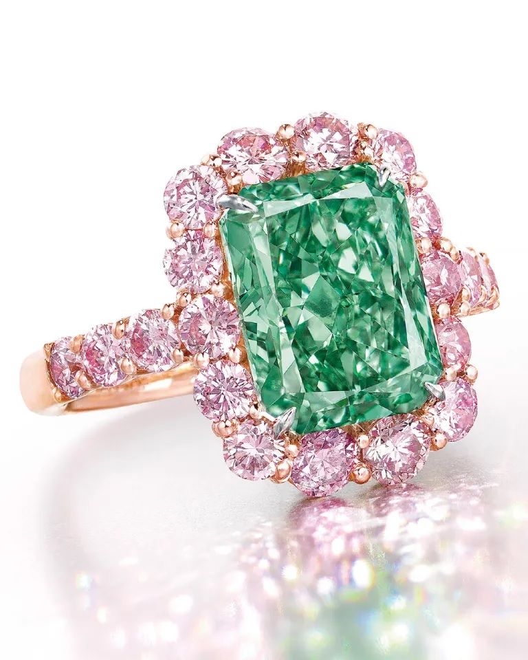 Зеленый бриллиант Aurora Green побил все рекорды, ч. 1