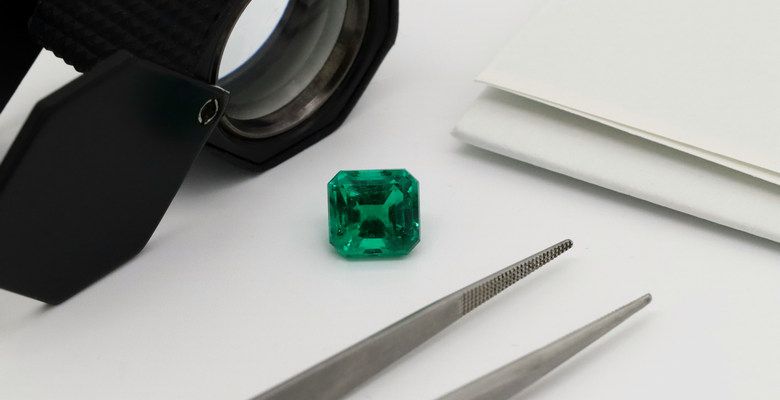 Чем отличаются изумруды Колумбии и Замбии?