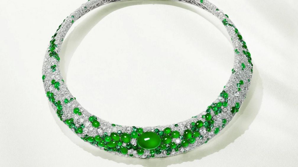 Колье из серии Jade Ombre коллекции высокого ювелирного искусства Chinese Couture от Chow Tai Fook
