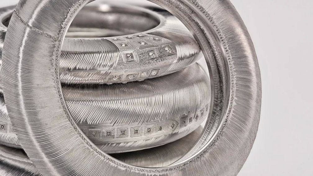 «Кольца бесконечности» (Rings of Infinity), 2009–2010 гг., чистый алюминий и бриллианты. Частная коллекция. Фото: L’ÉCOLE, School of Jewelry Arts / B Chelly