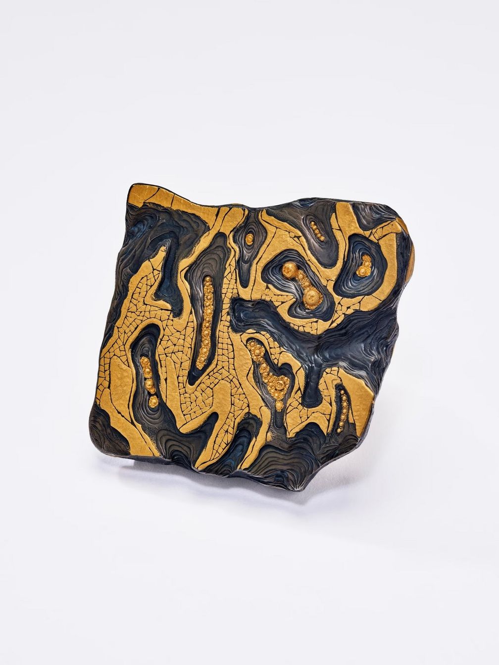 «Лабиринт» (Maze), 1992 г., чистое золото и сталь. Частная коллекция. Фото: L’ÉCOLE, School of Jewelry Arts / B Chelly