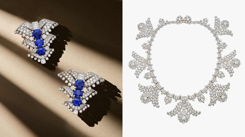 Слева: пара клипс от Cartier (около 1935 года) ступенчатого дизайна с кашмирскими сапфирами общим весом 23 карата и бриллиантами. Пара была продана за 1,6 миллиона долларов. Справа: бриллиантовое колье от Cartier 1930-х годов, проданное за 601 600 долларов
