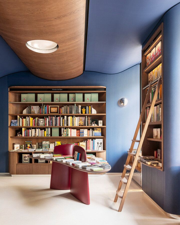 Книжный магазин L’escarboucle Книжный магазин L’escarboucle