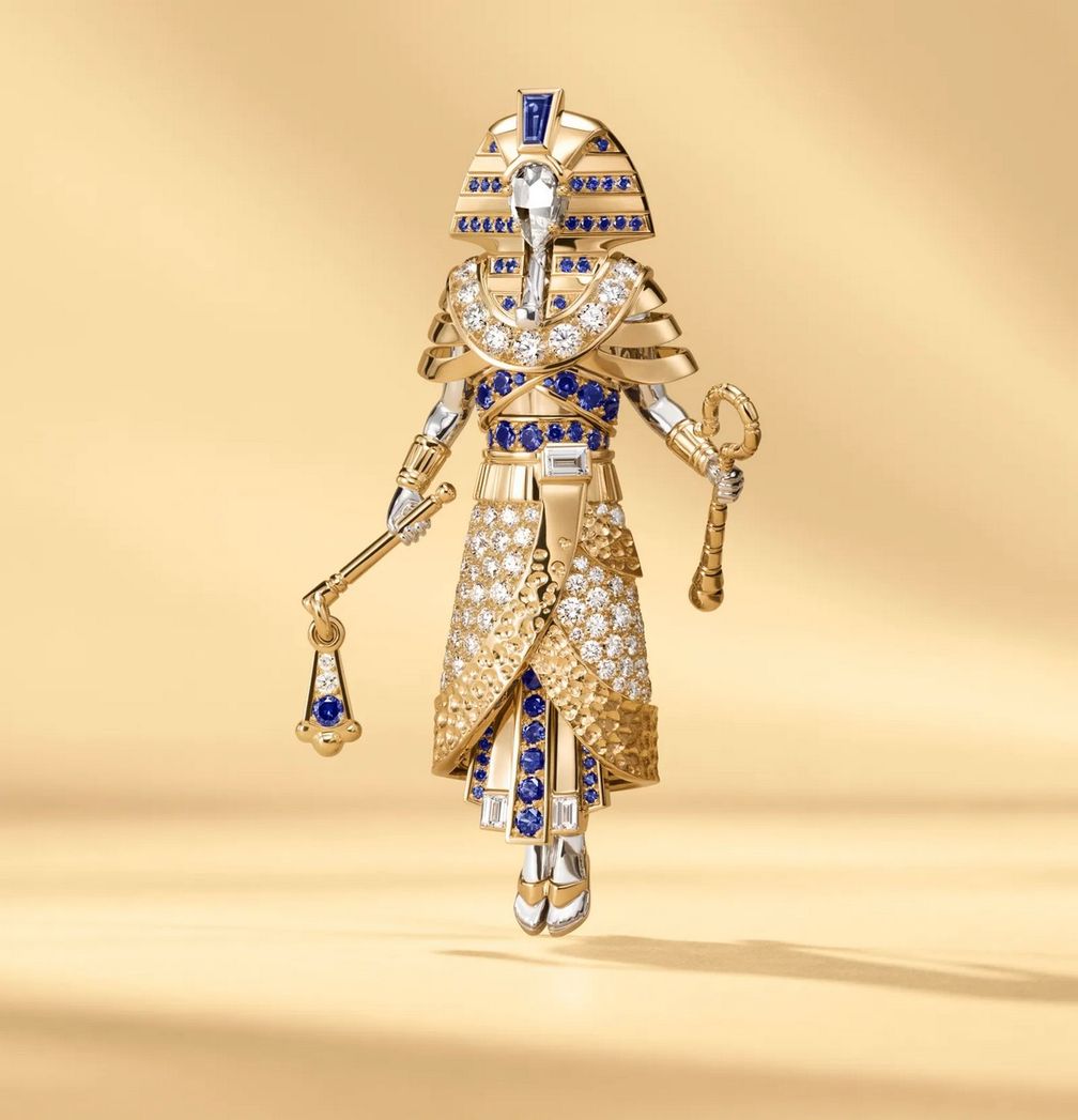 Брошь-зажим Pharaon Eternel («Вечный фараон») из коллекции высокого ювелирного искусства Fascinating Egypt Брошь-зажим Pharaon Eternel («Вечный фараон») из коллекции высокого ювелирного искусства Fascinating Egypt