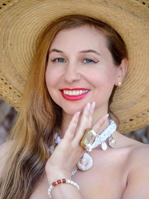 загорать в украшениях с гелиодором