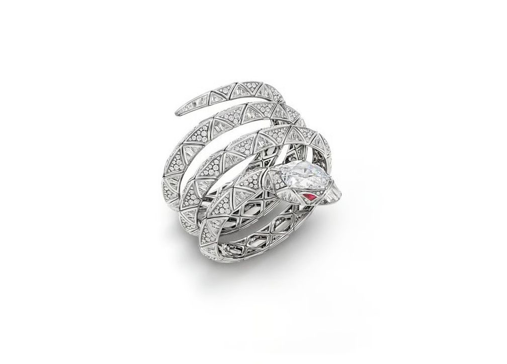 Кольцо Bulgari Serpenti из коллекции высокого ювелирного искусства Кольцо Bulgari Serpenti из коллекции высокого ювелирного искусства