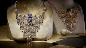 Imprimé Lion: шедевр Chanel, объединяющий символы, свет и высокое ювелирное искусство