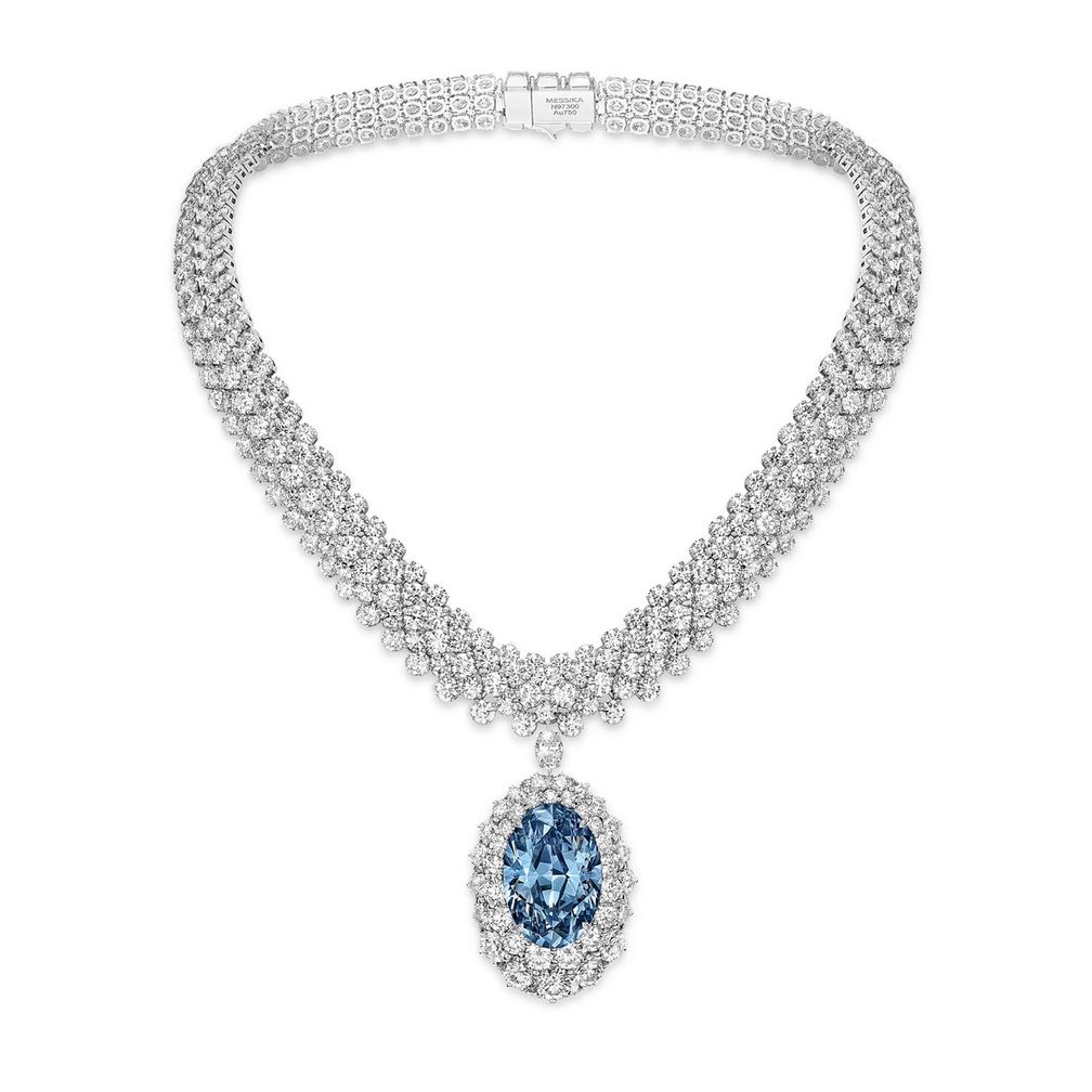 Колье Okavango Blue от Messika из белого золота с голубым бриллиантом весом 20,46 карата и бесцветными бриллиантами