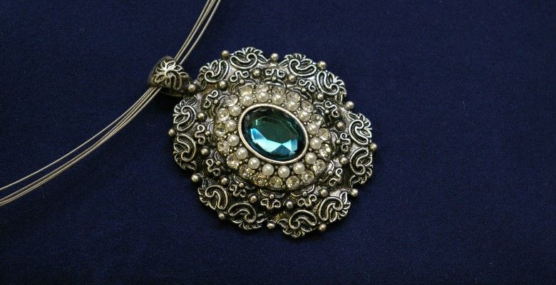 Украшения для Дев, рождённых на стыке с Весами