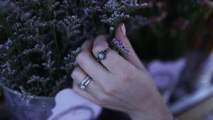 Что носить из ювелирки Деве в ретроградный Меркурий