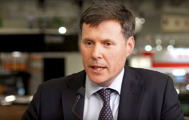 Anglo American не исключает других участников торгов De Beers