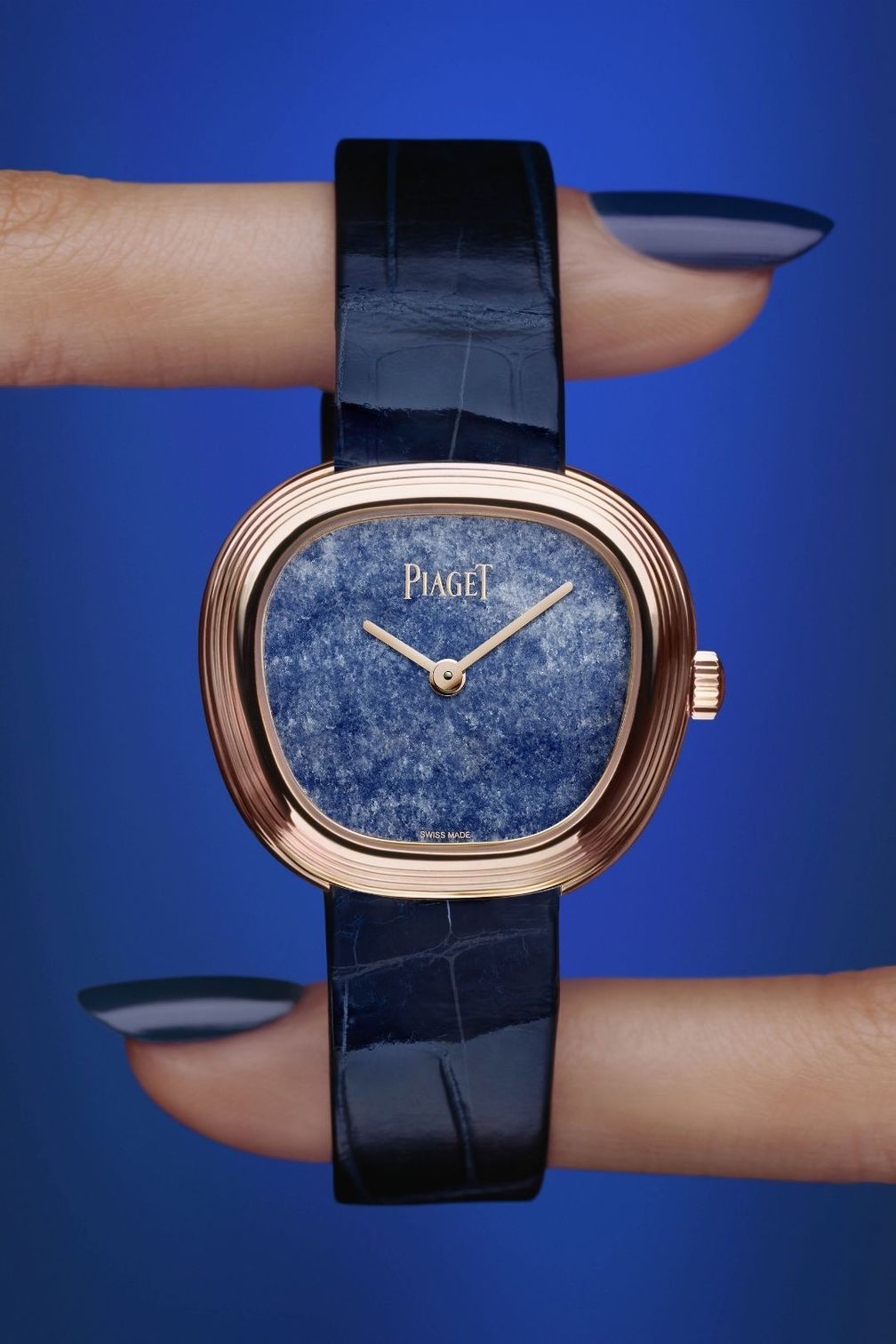 Часы Piaget Sixtie с циферблатом из синего кварца (фото: Piaget) Часы Piaget Sixtie с циферблатом из синего кварца (фото: Piaget)