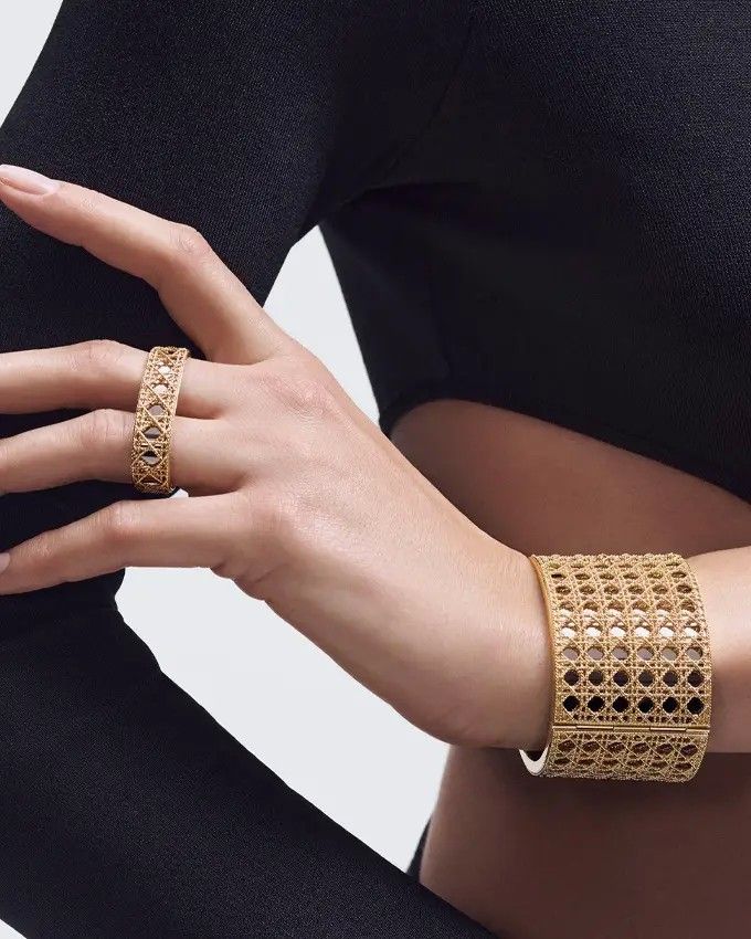 Кольцо на два пальца My Dior. Предоставлено Dior