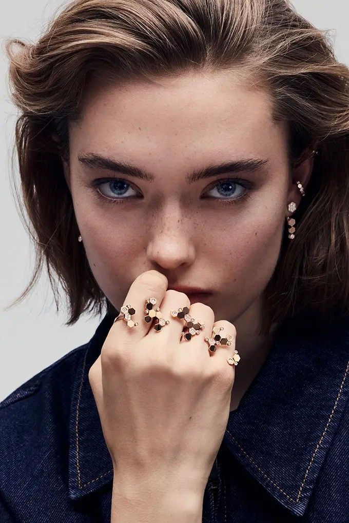 Кольцо Bee de Chaumet. Предоставлено Chaumet
