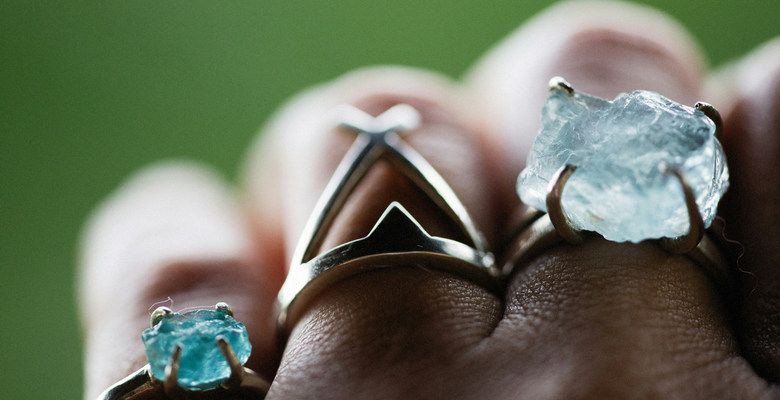 Что подарить Водолею на юбилей из ювелирки