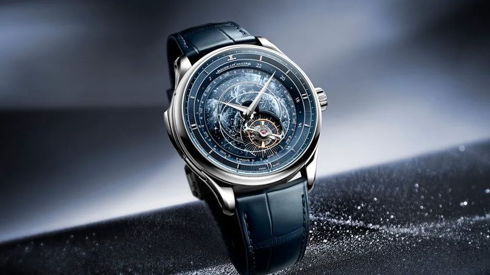 Созвездия на карте звездного неба модели Jaeger-LeCoultre Master Hybris Artistica Calibre 945 выполнены в декоративной технике эмали «гризайль» Созвездия на карте звездного неба модели Jaeger-LeCoultre Master Hybris Artistica Calibre 945 выполнены в декоративной технике эмали «гризайль»