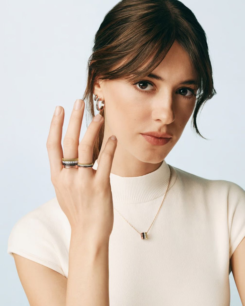 Дейзи Эдгар-Джонс в украшениях Boucheron Quatre