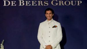 De Beers привлекает махараджу для продвижения природных алмазов в Индии
